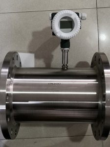 涡轮流量计LWGY-15B,液体,水流量计量,现场显示带远传智能流量计