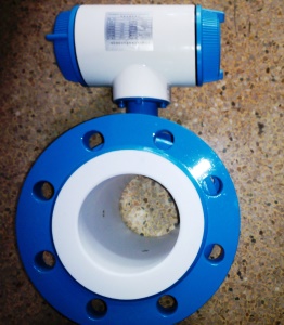 电磁流量计LDG-DN150,不锈钢电极,内衬四氟,现场显示智能流量计